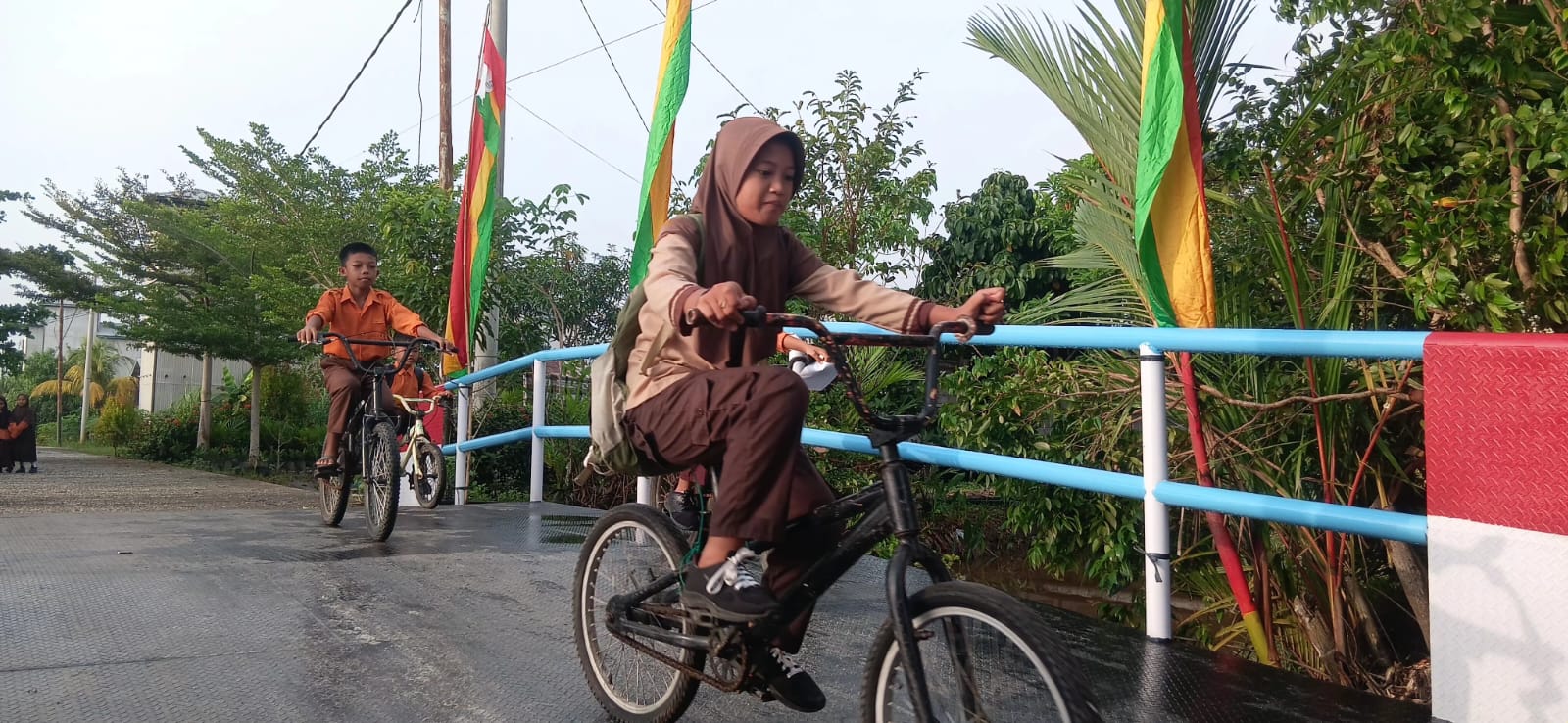 Jelang Hari Bhayangkara ke-80, Polda Riau Tuntaskan 110 Jembatan Merah Putih Presisi di Seluruh Daerah