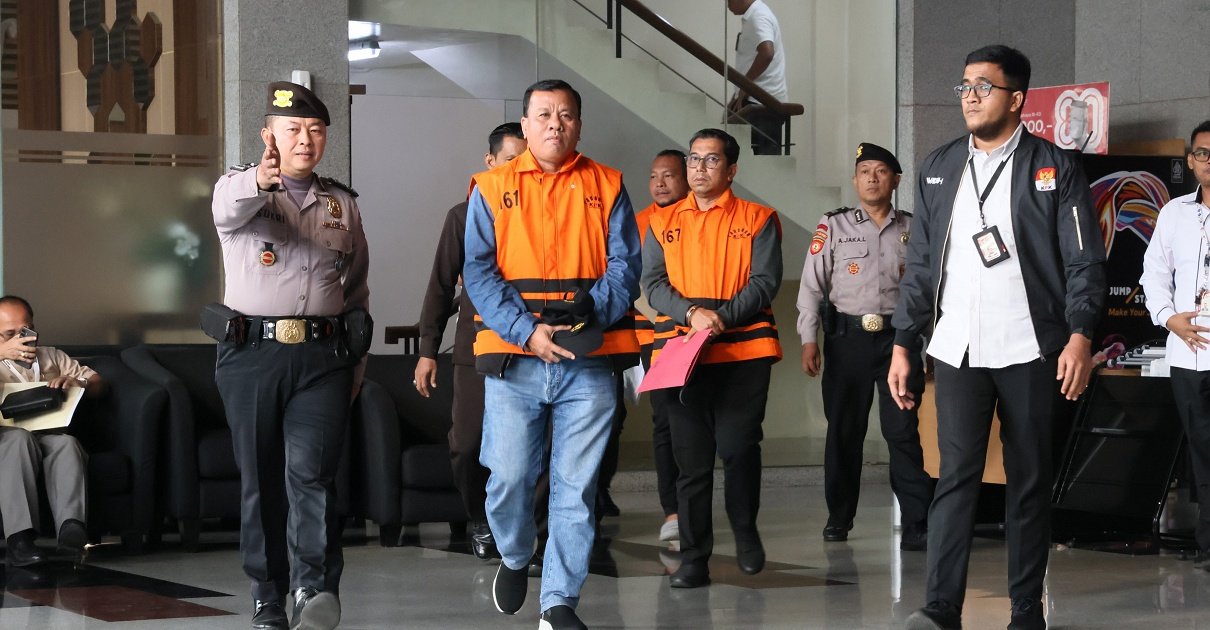 KPK Tangkap Tangan Tersangka Dugaan Suap Jabatan di Pemkab Kuansing