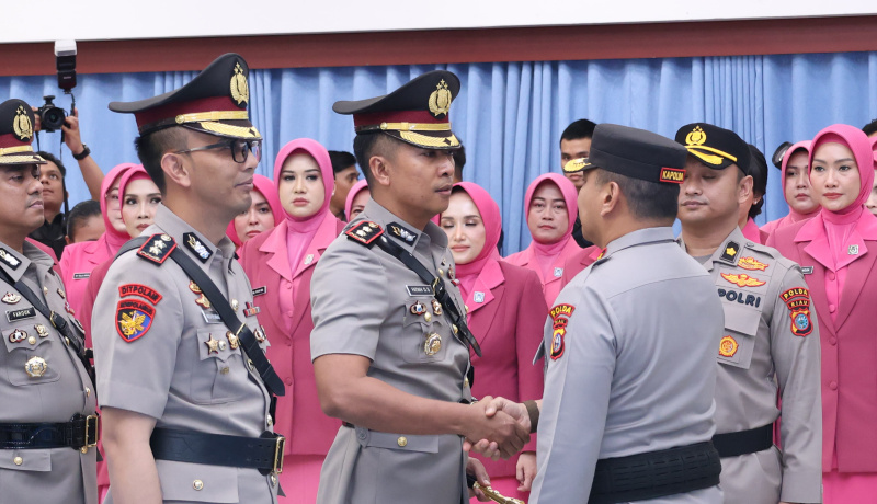 Kapolda Riau Pimpin Serahterima Jabatan Dirintel, Kabid Humas dan 4 Kapolres