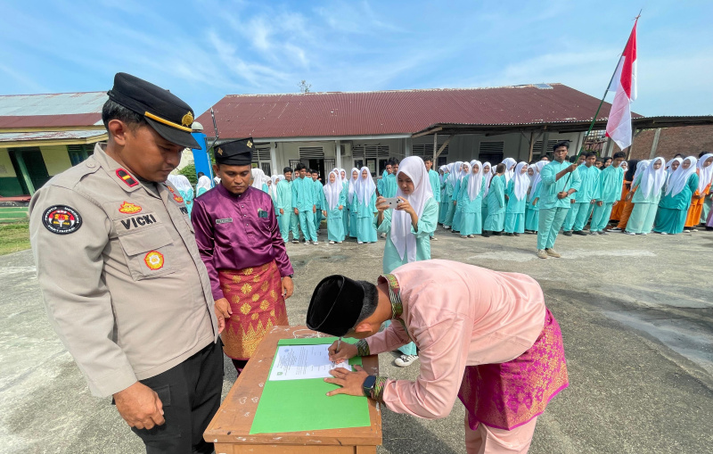 Wujudkan Generasi Muda Peduli Lingkungan, Bhuwana Lestari Teluk Meranti Resmi Dikukuhkan