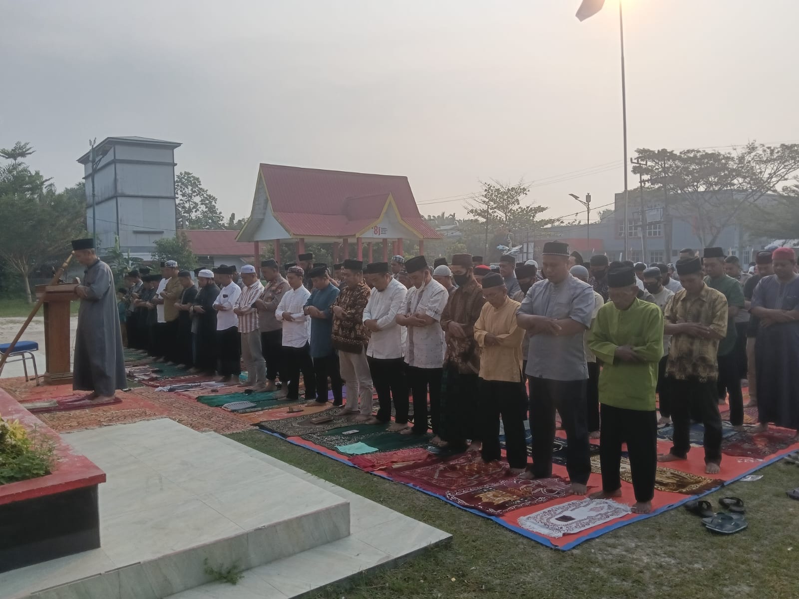 Sholat Istisqa Digelar di Teluk Meranti, Warga Berdoa Memohon Turunnya Hujan