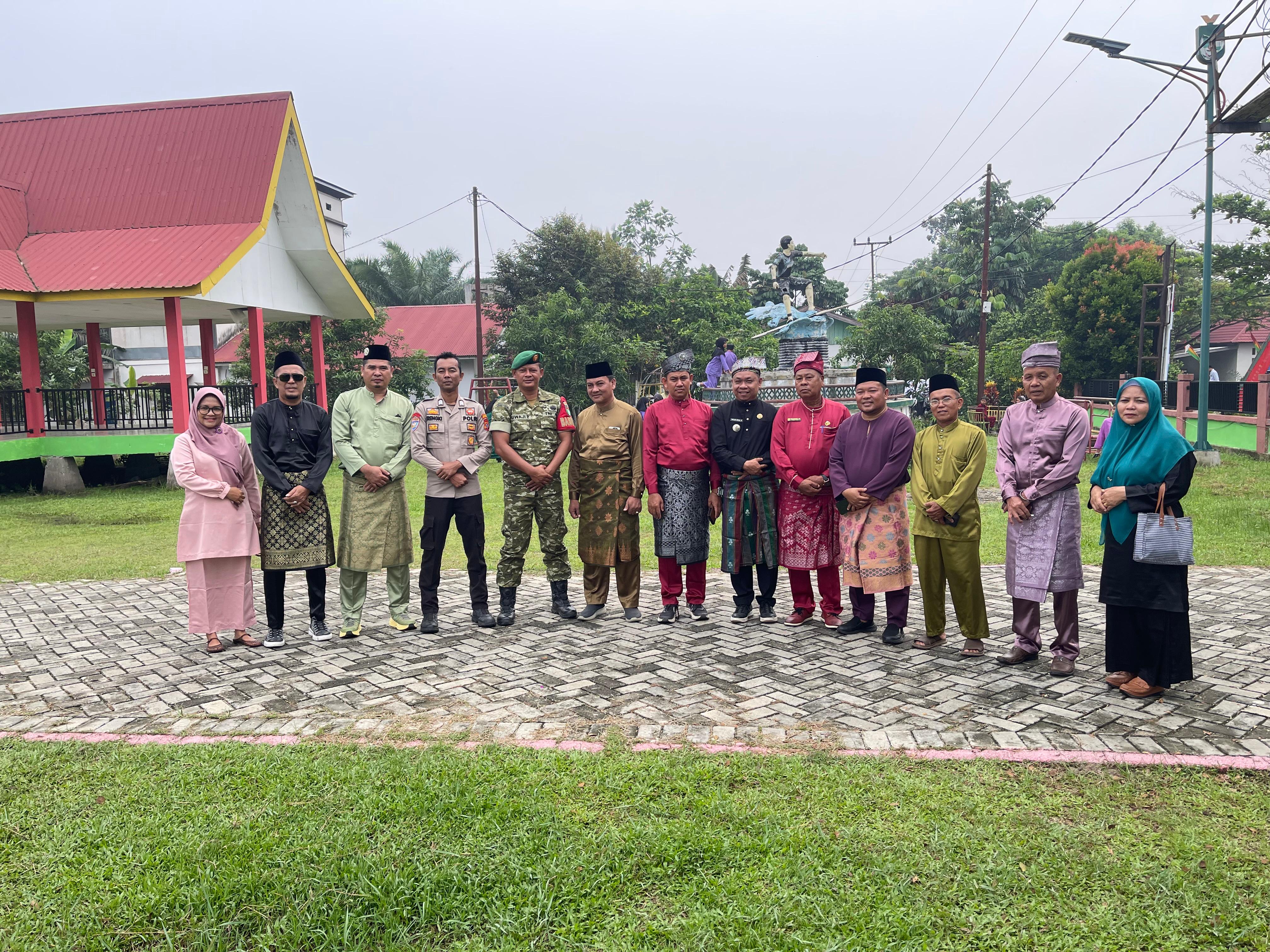 Polsek Teluk Meranti Turut Hadir Upacara HUT ke-27 Pelalawan, Usung Tema “Mo La, Awak Bangun Pelalawan”