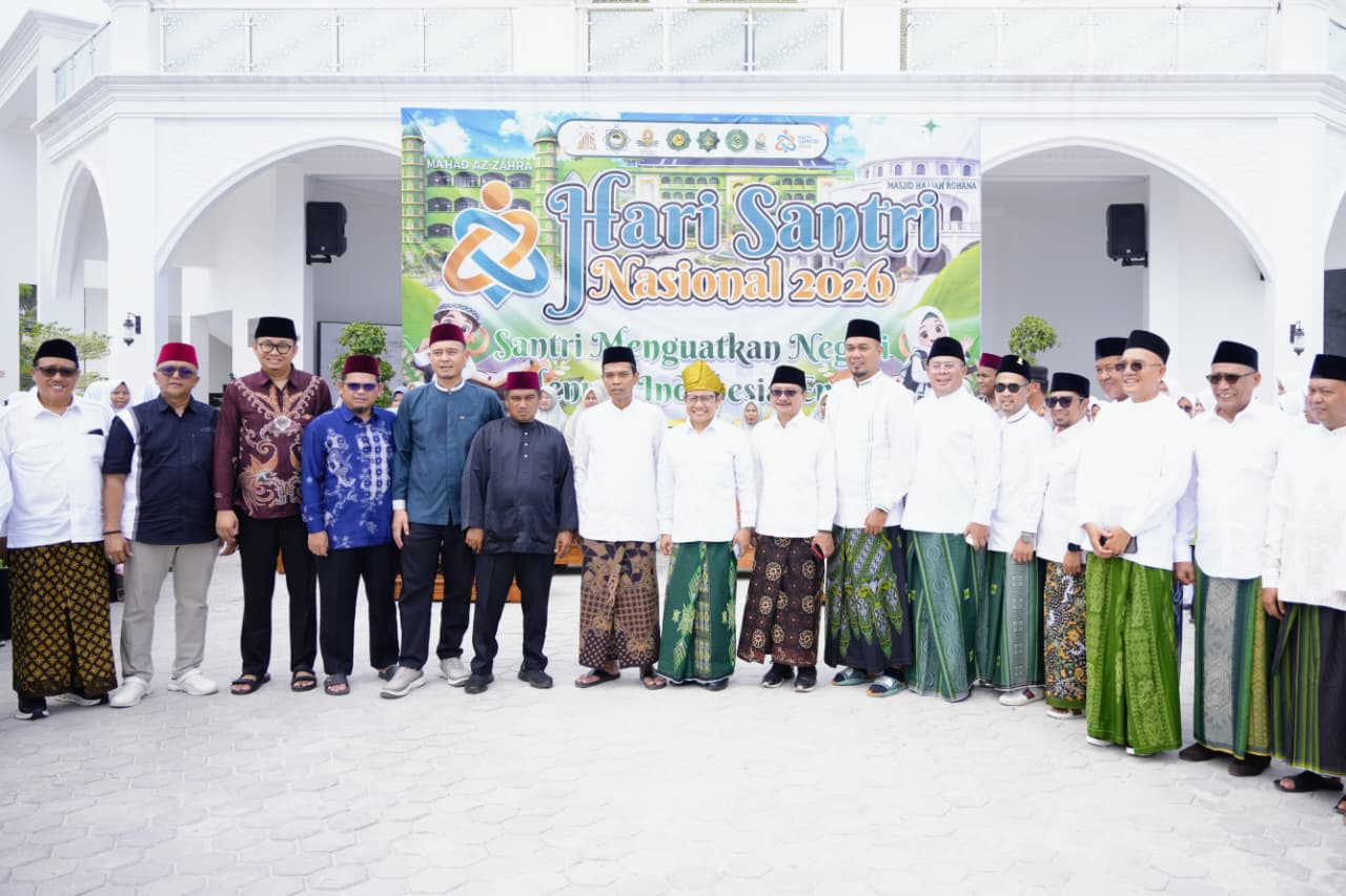 Bupati Inhu Dampingi Menko Muhaimin Iskandar pada Peringatan Hari Santri Nasional di Riau