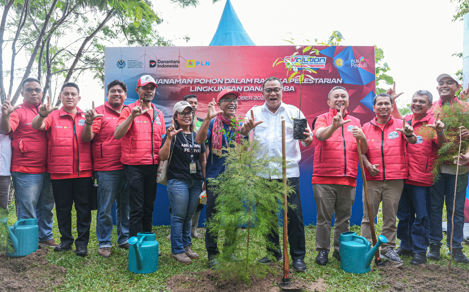 Menteri LH Satukan Aksi Lintas Sektor dan Lintas Iman untuk Pulihkan Ekosistem Danau Toba
