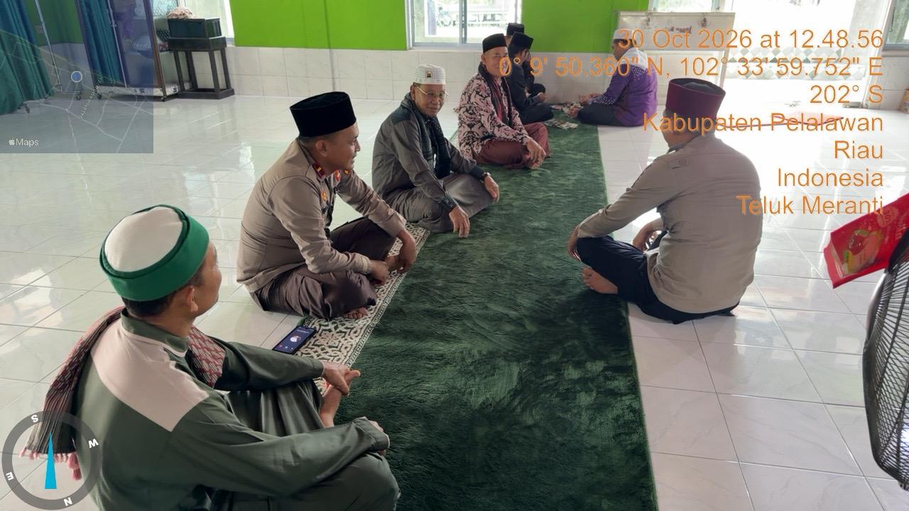 Jumat Keliling di Masjid Al Qohar, Kapolsek Teluk Meranti Ajak Warga Jaga Keamanan
